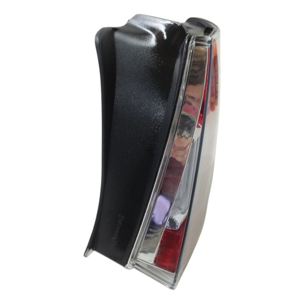 Lanterna Direita Canto Stilo 2008 2009 2010 2011 2012 Direito/passageiro Vermelho