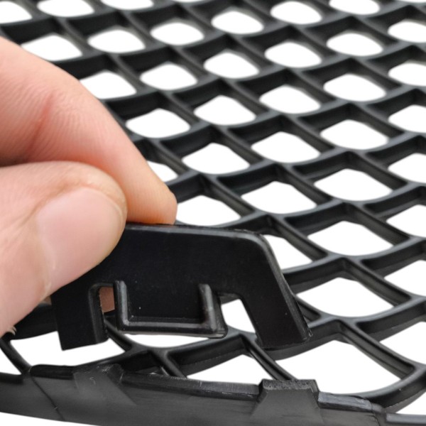 Grade Parachoque Inferior Direita C180 C200 2011 2012 A 2014 Preto Fosco