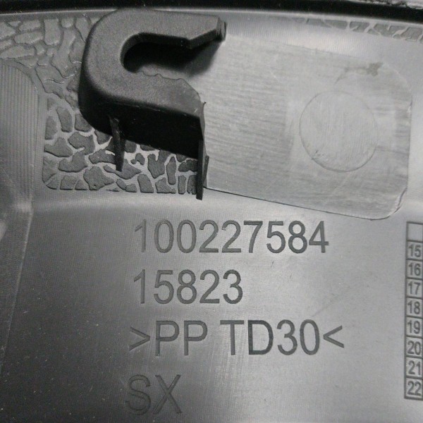 Friso Traseira Esquerda Fiat Mobi 2016 2017 2018 2019 A 2023 Preto