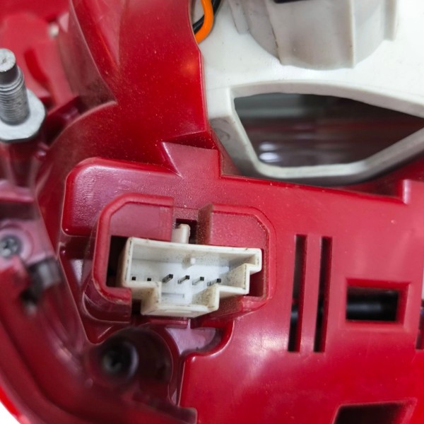 Lanterna Esquerda Tampa Mercedes Gla200 2014 2015 A 2018 Esquerdo/motorista Vermelho