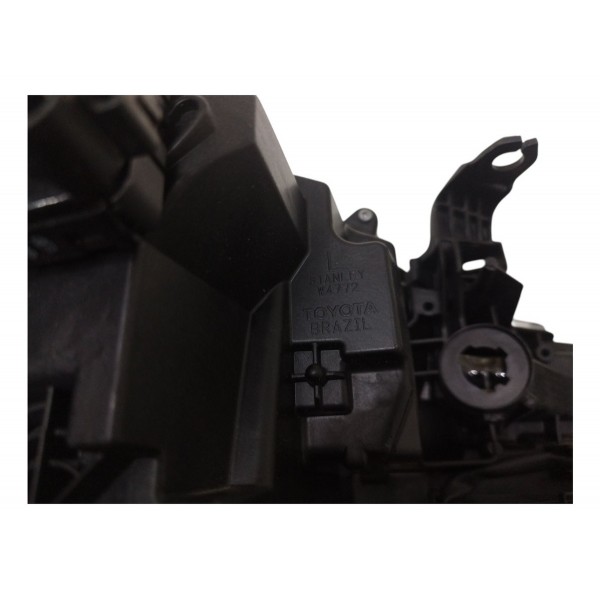 Farol Esquerdo Corolla Híbrido Friso Azul 2020 2021 2022 Led Direito/passageiro