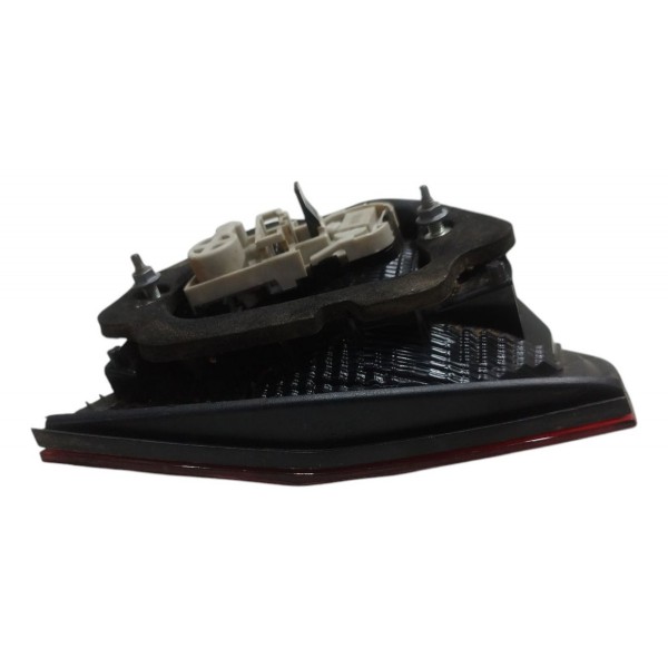 Lanterna Tampa Traseira Direito Vw Voyage 2013 2014 A 2017 Direito/passageiro Vermelho