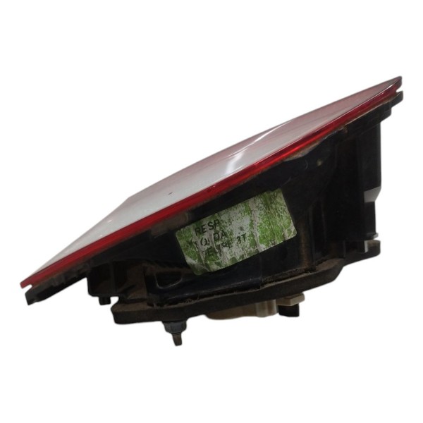 Lanterna Tampa Traseira Direito Vw Voyage 2013 2014 A 2017 Direito/passageiro Vermelho