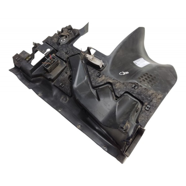 Acabamento Inferior Esquerdo Painel C180 C200 2012 2013 2014