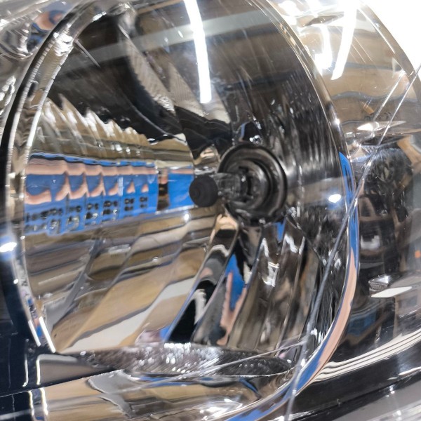 Farol Esquerdo Fiat Punto 2012 2013 2014 2015 A 2017 Cromado Esquerdo/motorista