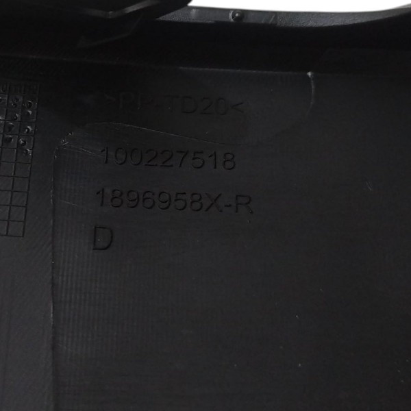 Moldura Farol Milha Direito Fiat Mobi 2018 2019 2020 A 2023 Preto Direito