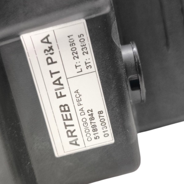 Farol Direito Fiat Uno Vivace 2011 A 2014 Máscara Negra Direito/passageiro