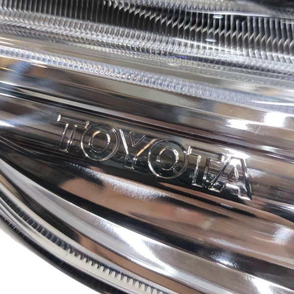 Farol Direito Toyota Yaris 2018 2019 A 2024 Manual Projetor Direito/passageiro