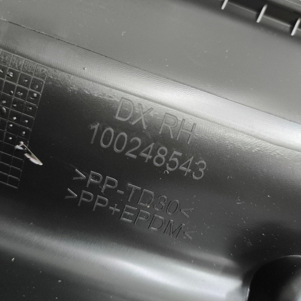 Moldura Churrasqueira Direita Fiat Argo Cronos 2017 A 2022 Preto Fosco