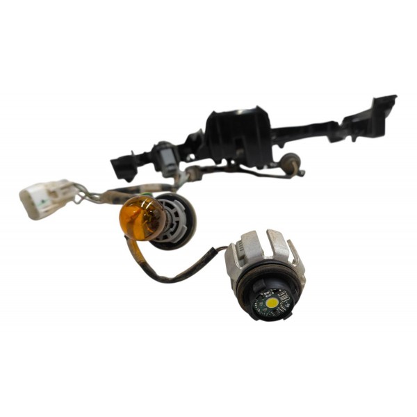 Círcuito Lanterna Direita Toyota Hilux Srx 2019 A 2024 Led Direito/passageiro