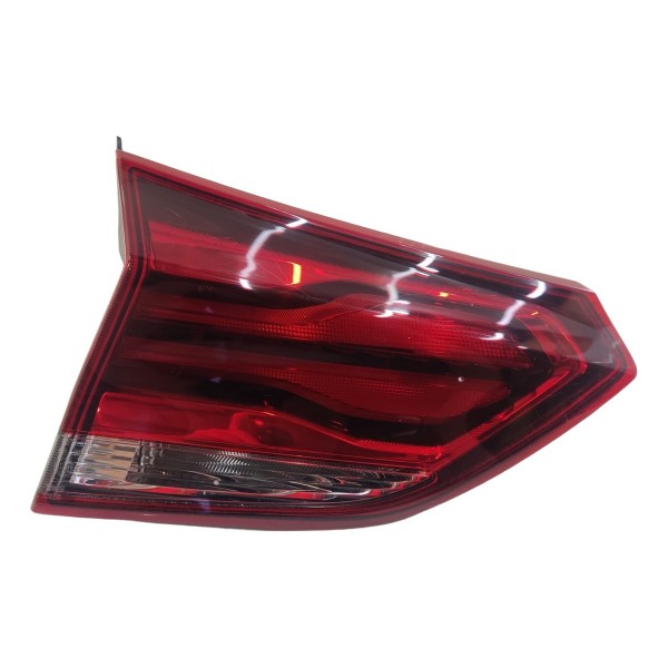 Lanterna Tampa Traseira Esquerda Tracker 2020 2021 2022      Vermelho