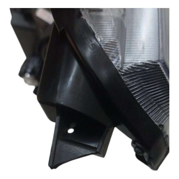 Farol Direito Nissan Frontier 2017 2018 A 2021 Elétrico Direito/passageiro