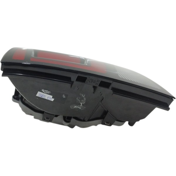 Lanterna Traseira Direita Volkswagen Saveiro G7 G8 2022 2024 Direito/passageiro Vermelho