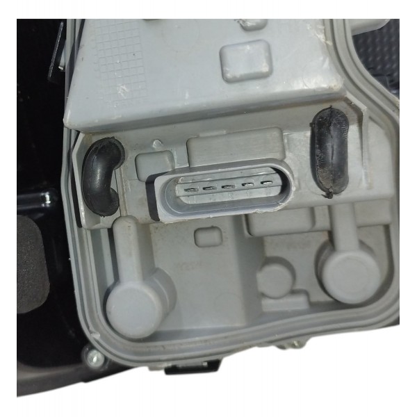 Lanterna Traseira Direita Volkswagen Saveiro G7 G8 2022 2024 Direito/passageiro Vermelho