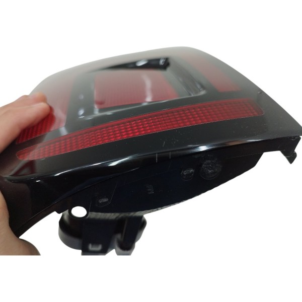 Lanterna Traseira Direita Volkswagen Saveiro G7 G8 2022 2024 Direito/passageiro Vermelho