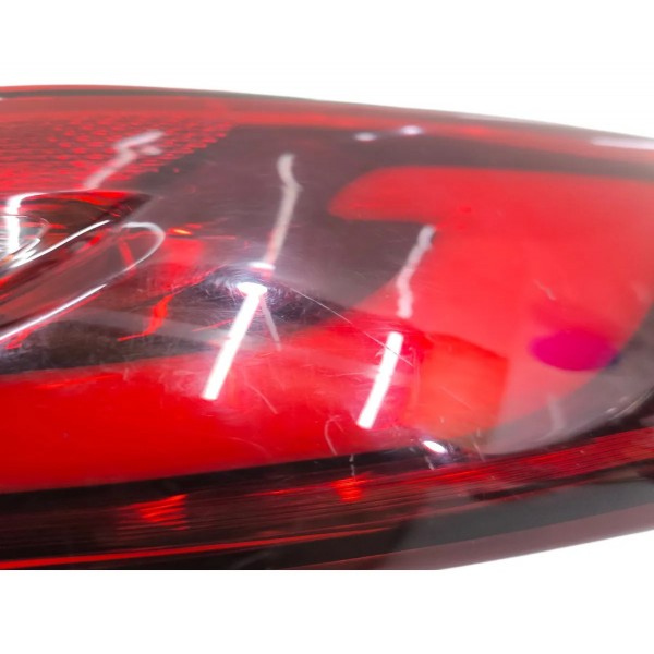 Lanterna Direita Fiat Fastback 2023 2024 2025 Canto Led Direito/passageiro Vermelho