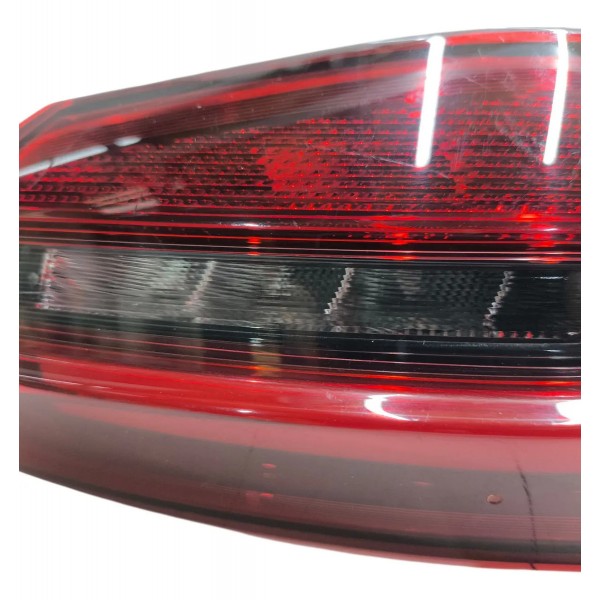 Lanterna Direita Fiat Fastback 2023 2024 2025 Canto Led Direito/passageiro Vermelho
