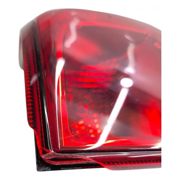 Lanterna Direita Fiat Titano 2025 Cristal Sem Led Com Detalh Direito/passageiro Vermelho
