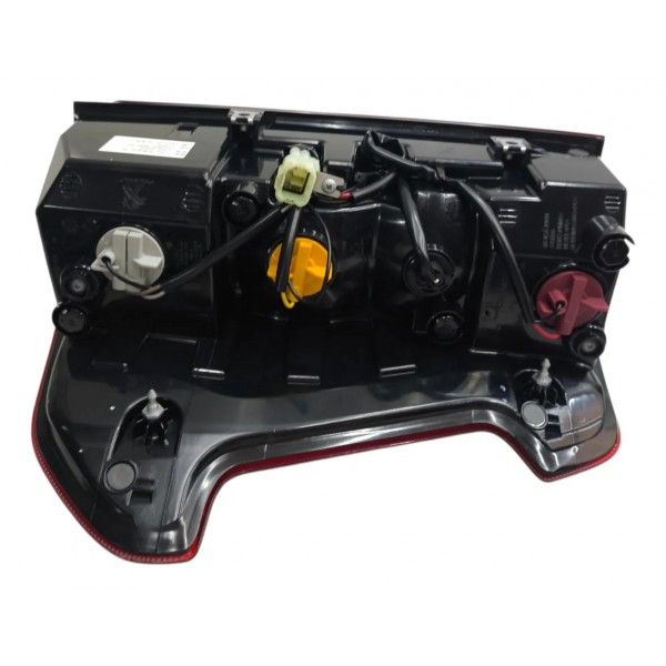 Lanterna Direita Fiat Titano 2025 Cristal Sem Led Com Detalh Direito/passageiro Vermelho
