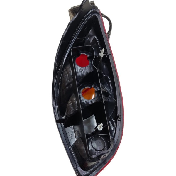 Lanterna Traseira Esquerda Celta 2000 2001 A 2006 Bicolor Esquerdo Vermelho