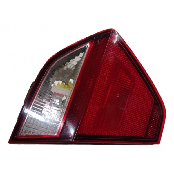 Lanterna Esquerda  Tampa Traseira Voyage 16v 1.6 2013 A 2016 Esquerdo