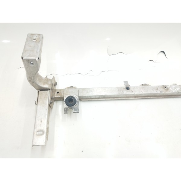 Suporte Travessa Inferior Radiador Mercedes Gla200 Gla250