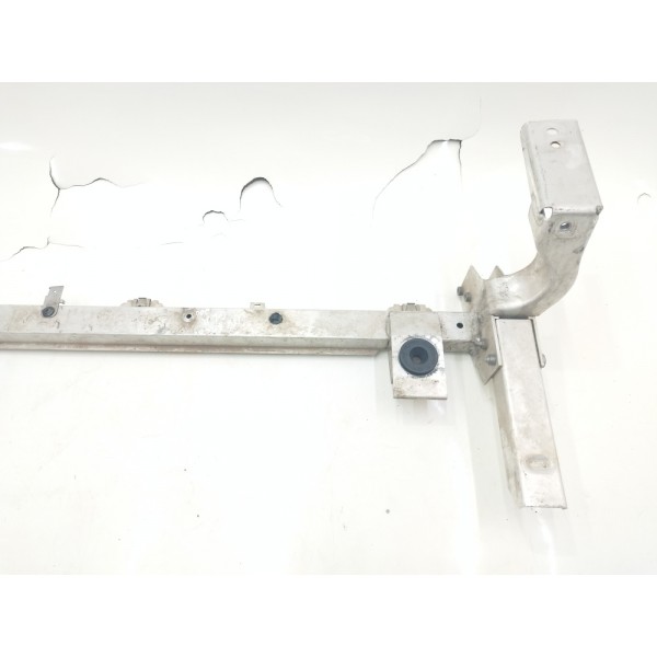 Suporte Travessa Inferior Radiador Mercedes Gla200 Gla250