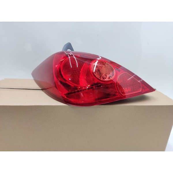 Lanterna Tiida Hatch Esquerda  2009 2010 2011 2012 A 2015 Esquerdo