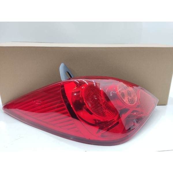 Lanterna Tiida Hatch Esquerda  2009 2010 2011 2012 A 2015 Esquerdo