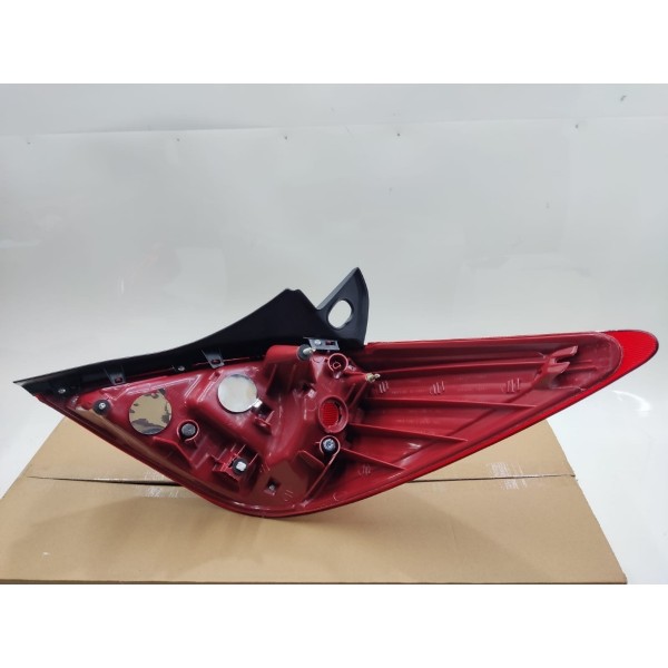 Lanterna Tiida Hatch Esquerda  2009 2010 2011 2012 A 2015 Esquerdo