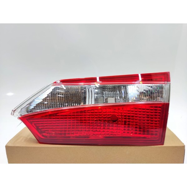Par Lanterna Tampa Traseira Corolla 2014 2015 2016 2017  Direito Vermelho