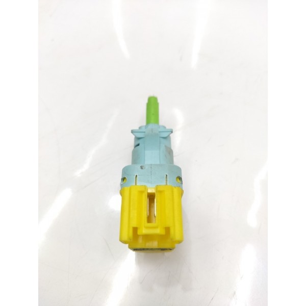 Interruptor Luz Freio Fiat Mobi 1.0 4cc 2018 2019 Á 2022