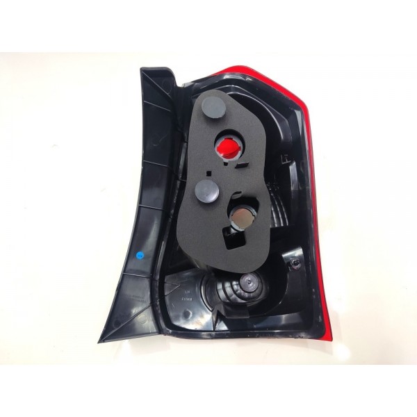 Par Lanterna Traseira Toyota Etios Hatch 2013 2014 2015 2016 Direito Vermelho