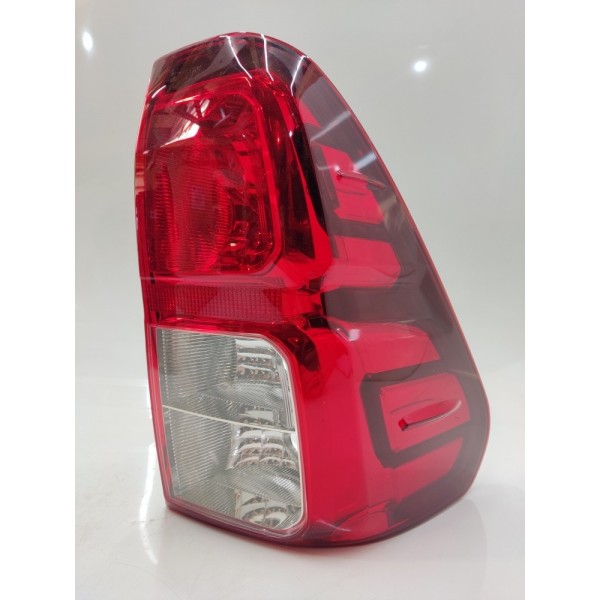Lanterna Traseira Direita Toyota Hilux 2016 2017 2018 2019 Direito Vermelho