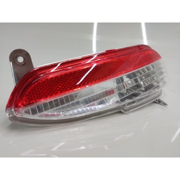 Lanterna Parachoque Ré Esquerdo Fiat Punto 2013 2014 A 2017 Esquerdo Vermelho