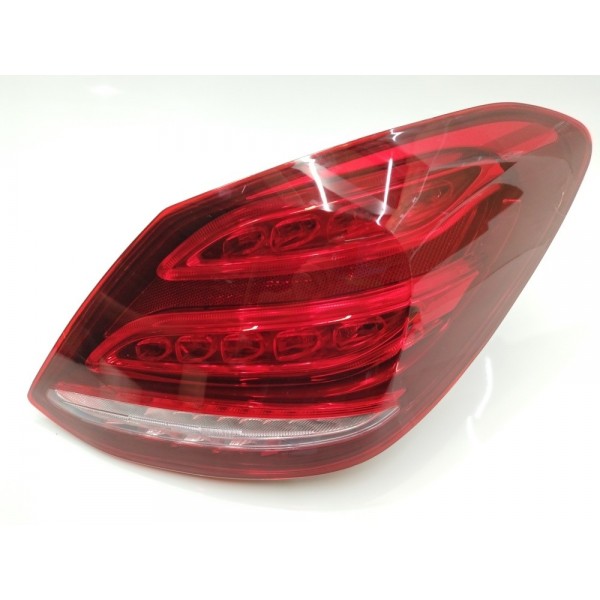Lanterna Traseira Direita Mercedes C180 C200 2015 2016 2017 Direito Vermelho