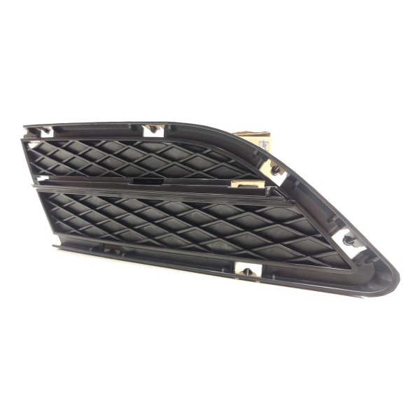 Grade Auxiliar Milha Direito Bmw 320i 2009 2010 2011 2012  Preto Direito