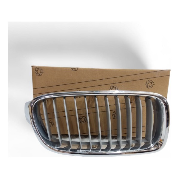 Grade Direita Cromada Bmw 320i 328i 2013 2014 2015 2016 F30 Cromado Brilhante