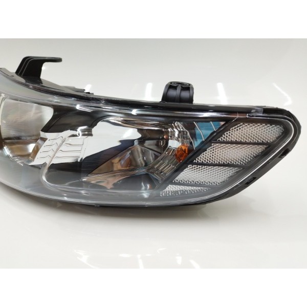 Farol Dianteiro Esquerdo Kia Cerato 2009 2010 2011 2012 2013 Esquerdo