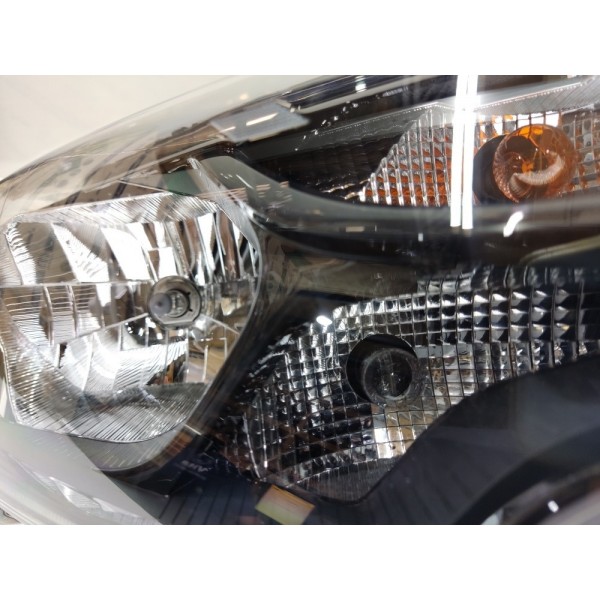 Farol Direito Fiat Strada Freedom Sem Led 2020 2021 2022