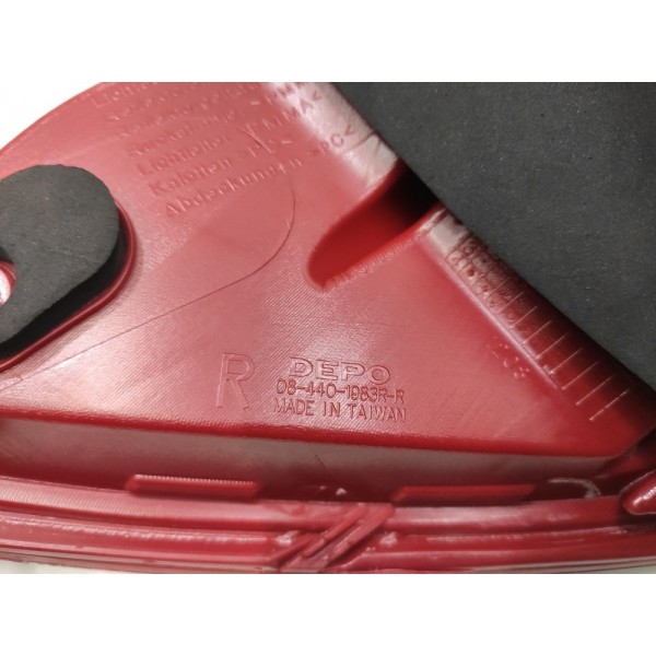 Lanterna Direita C180 C200 C280 2011 A 2014 C/led   ( Depo ) Direito Vermelho