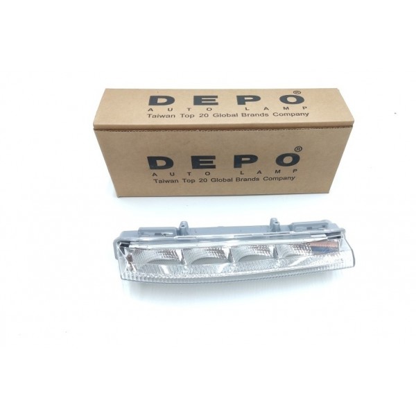 Farol Milha Led Direita Mercedes C180 2011 2012 2013 2014