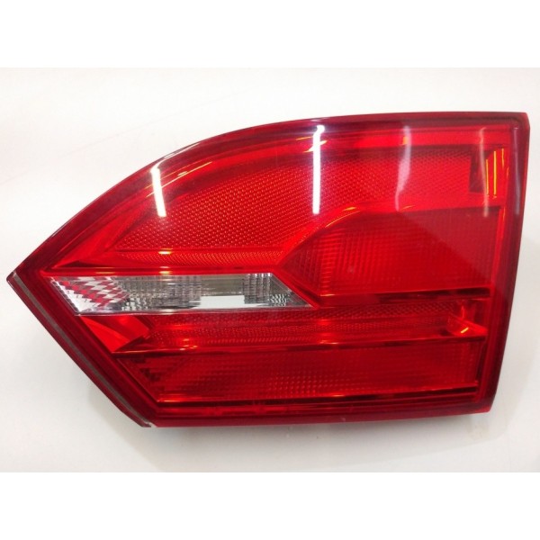 Lanterna Tampa Traseira Direta Jetta 2011 A 2014  Direito/passageiro