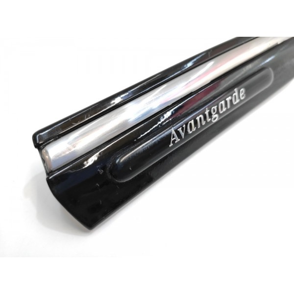 Emblema Direito Avantgarde Mercedes Benz C230 A2036904862