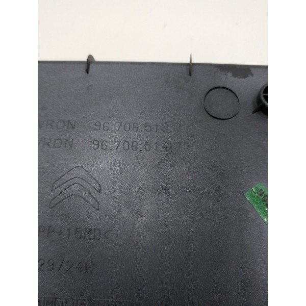 Moldura Tampa Traseira Luz Placa Citroen Picasso 2011 A 2015
