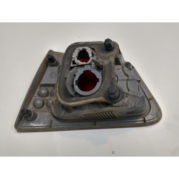 Lanterna Tampa Traseira Esquerda Kia Cerato 2009 A 2013  Esquerdo Padrão