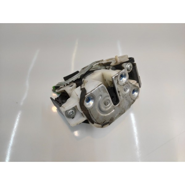 Fechadura Porta Traseira Esquerda Airtrek 2003 A 2009