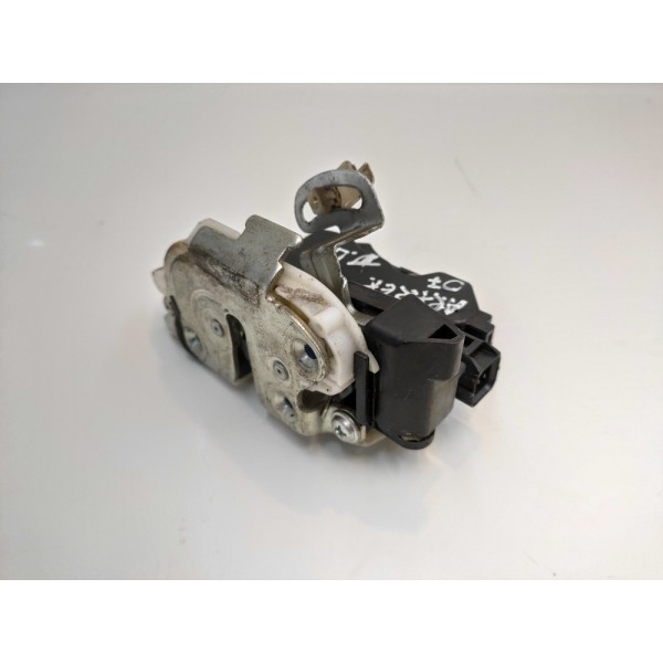 Fechadura Porta Traseira Direita Airtrek 2003 A 2009