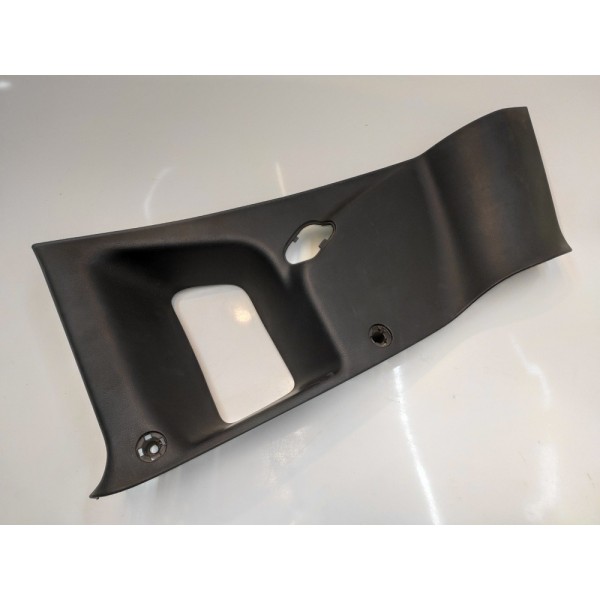 Acabamento Coluna Traseira Esquerda Renegade 2015 A 2017