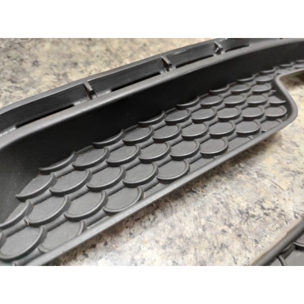 Grade Milha Direita Class E500 Coupê 2011 A 2017 A2078850453 Preto Direito